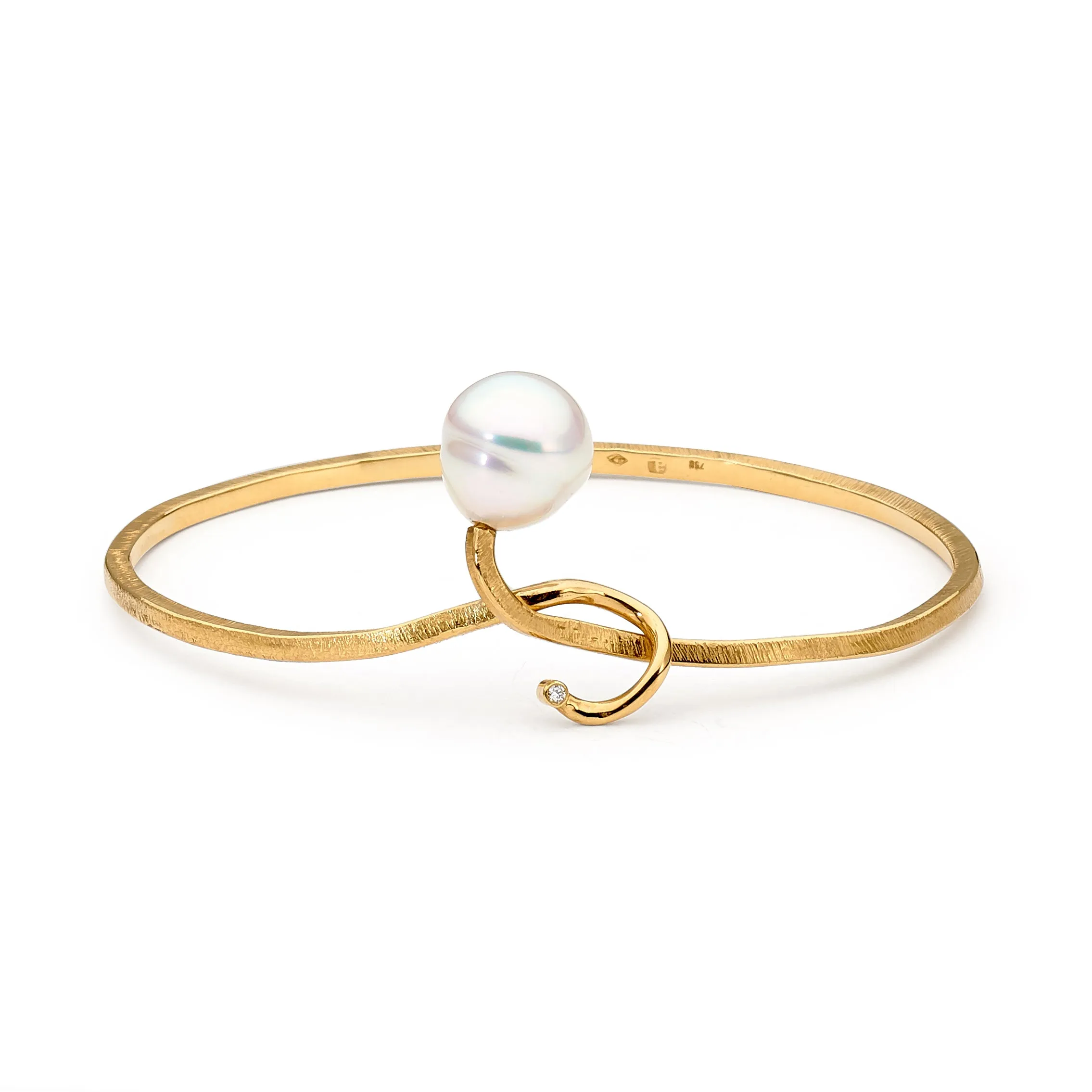 18ct Gold and Pearl Bangle