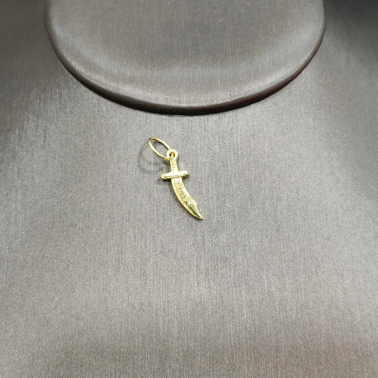 22K / 916 Gold Small Sword Pendant