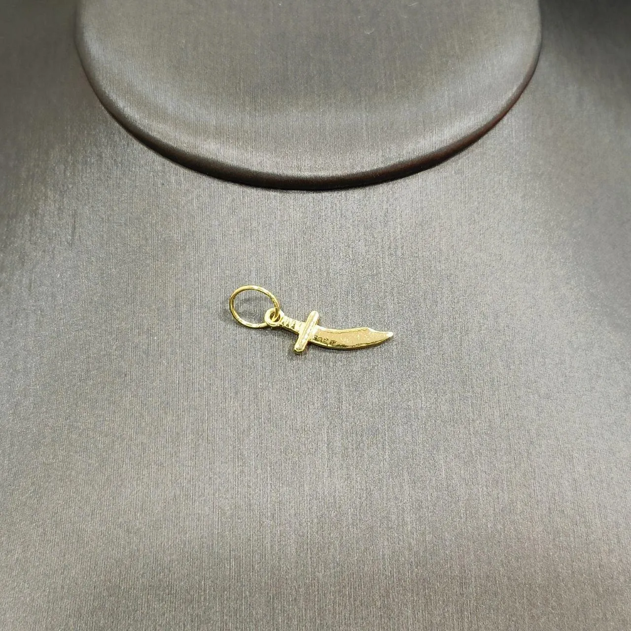 22K / 916 Gold Small Sword Pendant