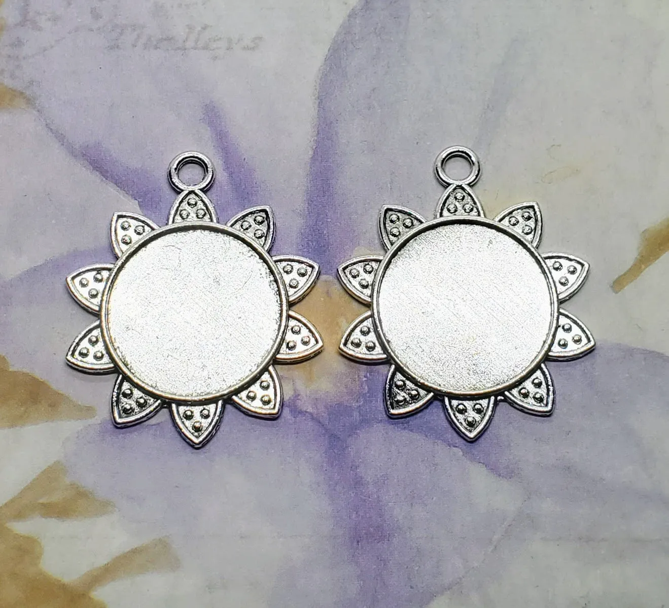 25mm Antique Silver Sunflower Settings (2) - L1079