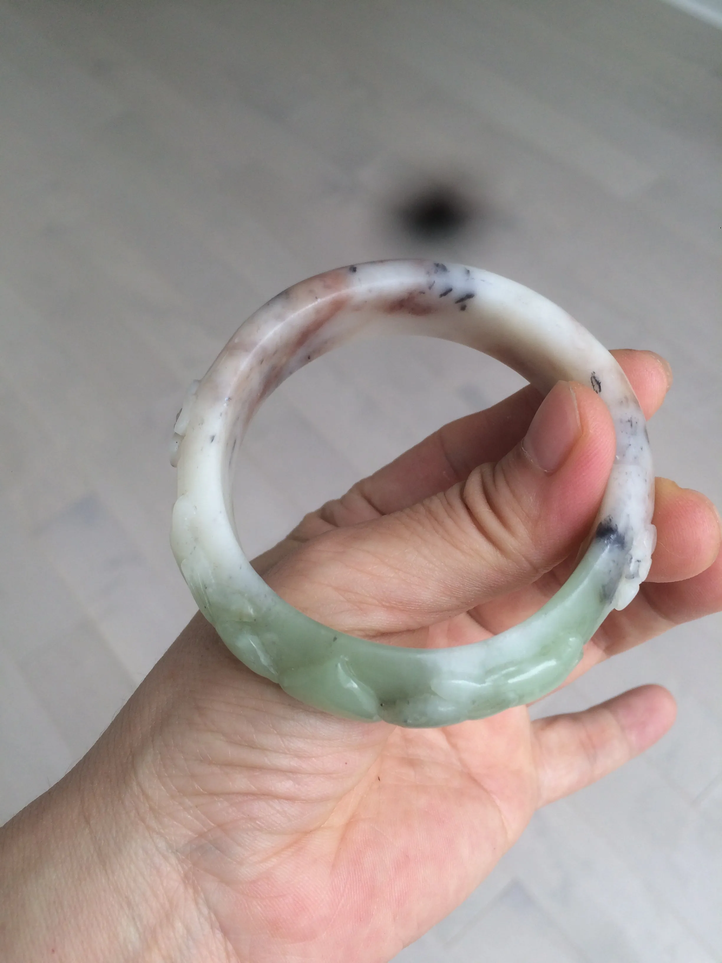 54.3mm 100% natural green/gray/purple/black carved bunnies and heart Xiu Jade(Serpentine) bangle XY79