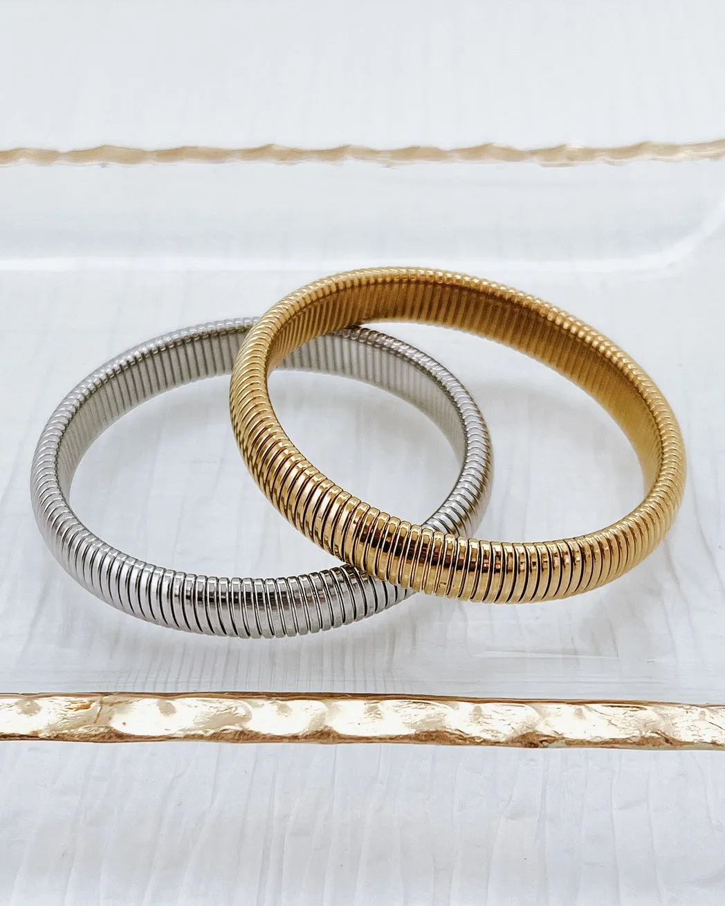 Baia Thin Coil Bangle