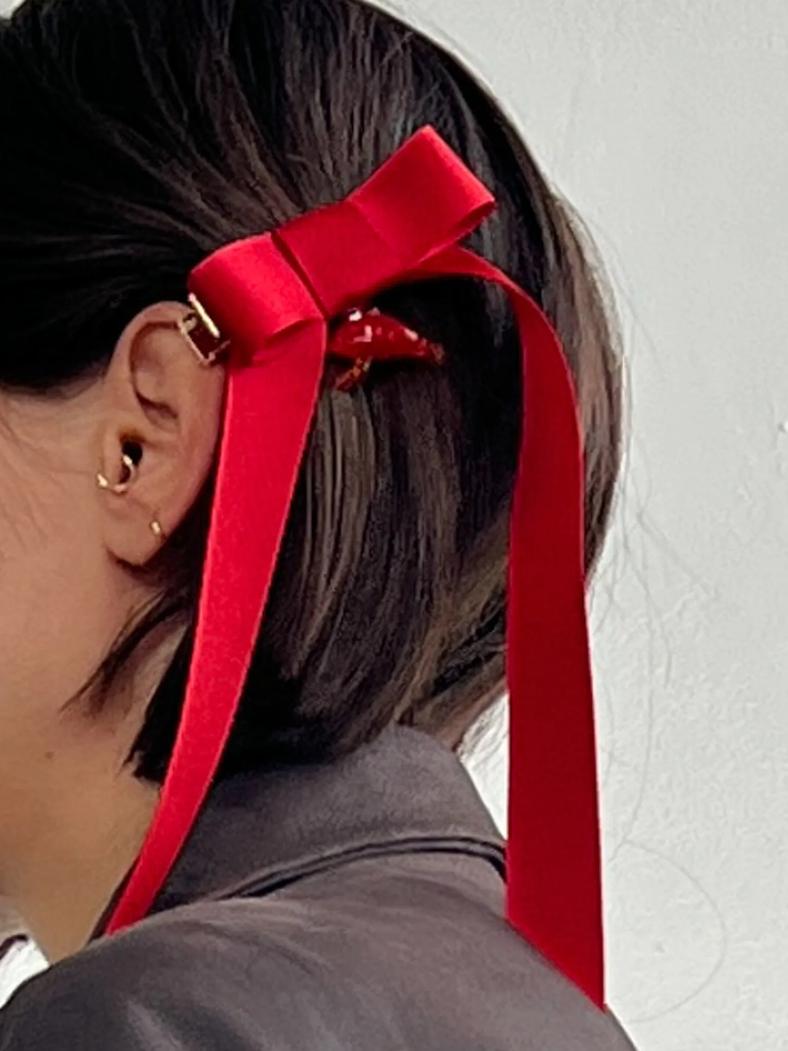 Charm Bow Clip - Black/Cherries