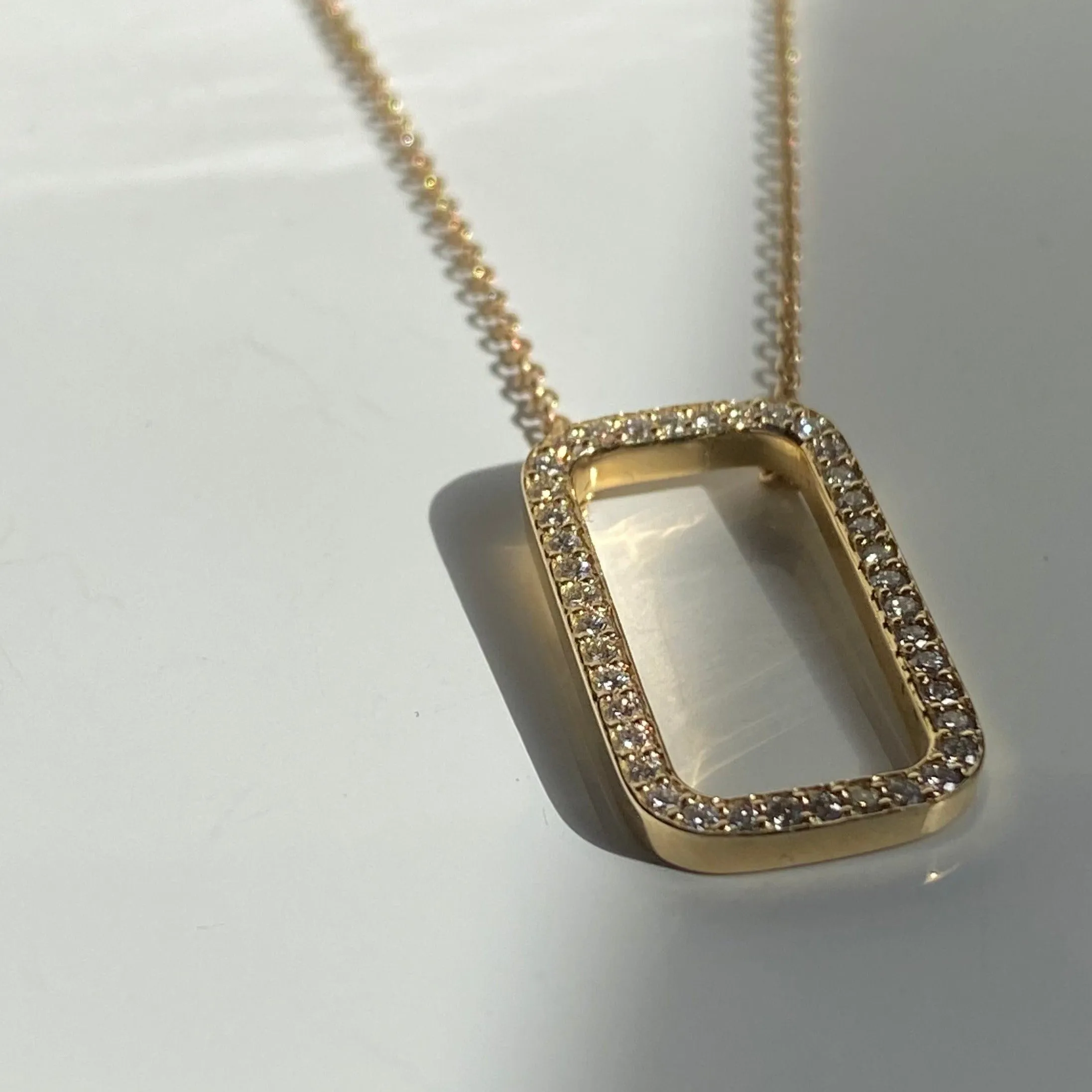 New York Pendant - Yellow Gold