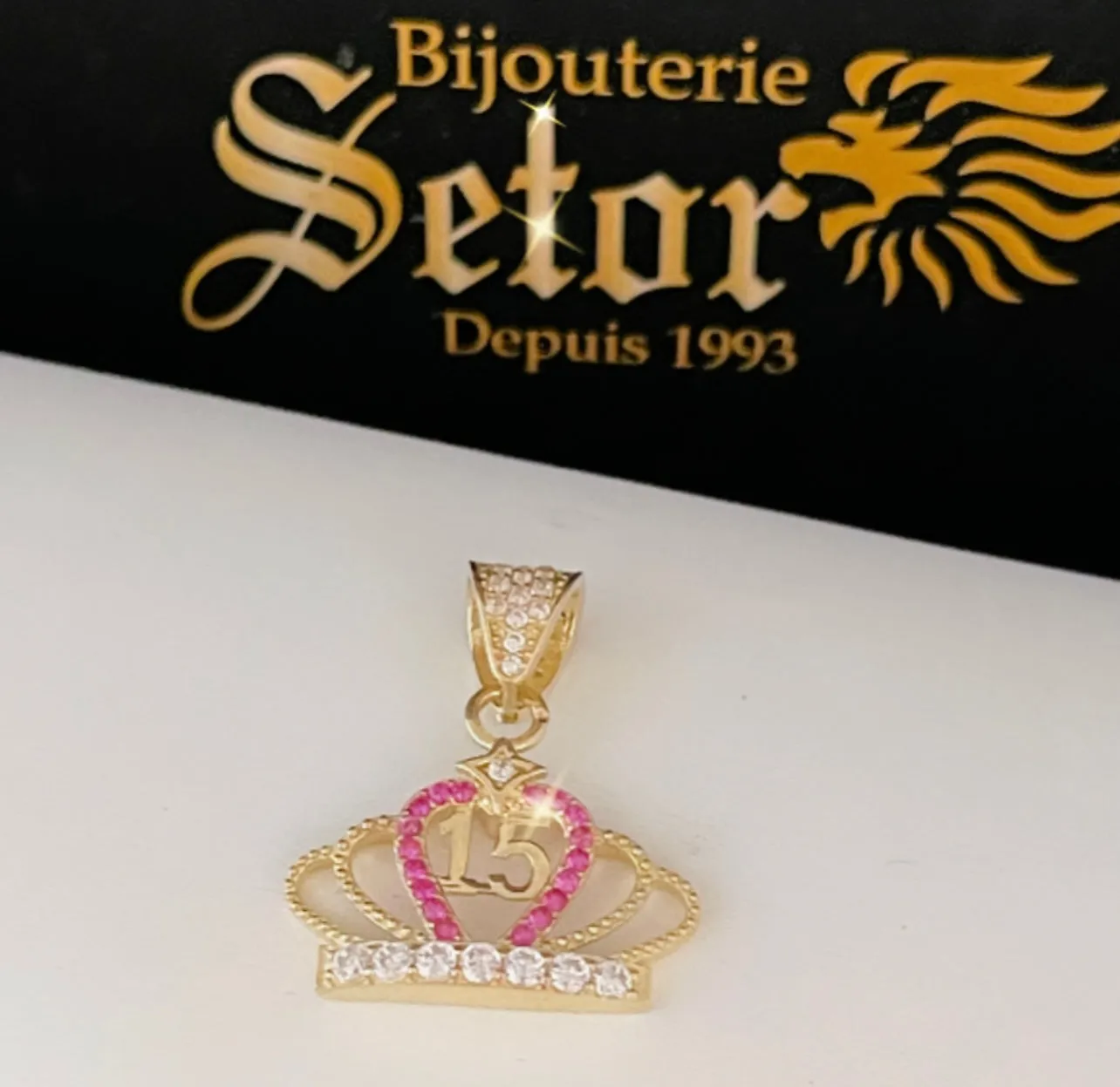 Quinceaera pendant P325