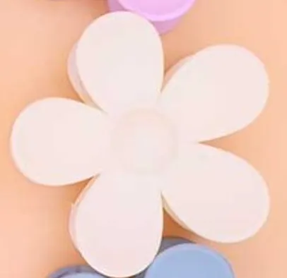 The Alyssa Flower Hair Claw Clip